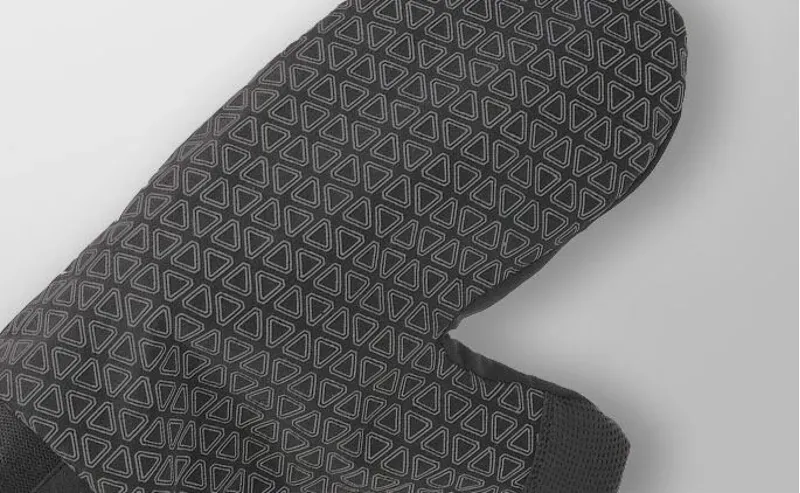 Extreme Thermo Mitt in Black-2