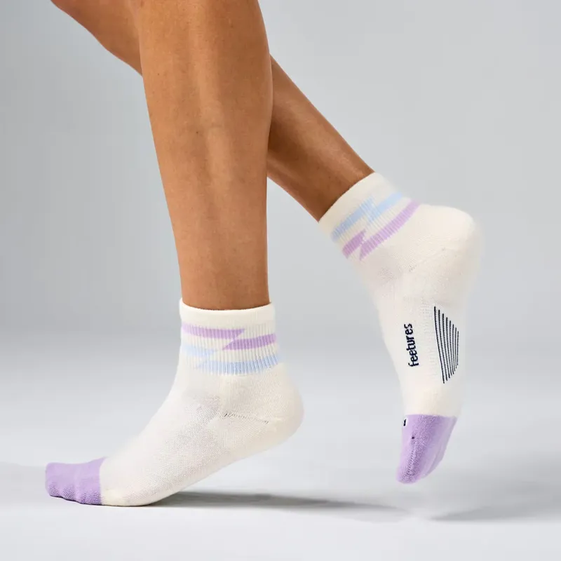 Feetures Elite Max Cushion Quarter Running Socks - Soft Track-1