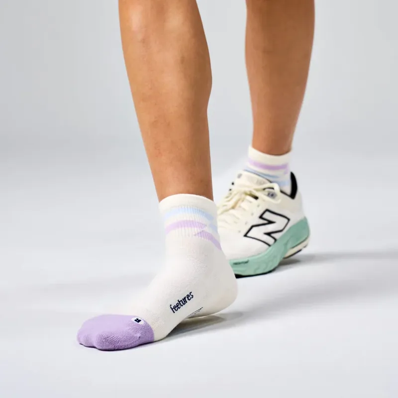 Feetures Elite Max Cushion Quarter Running Socks - Soft Track-2