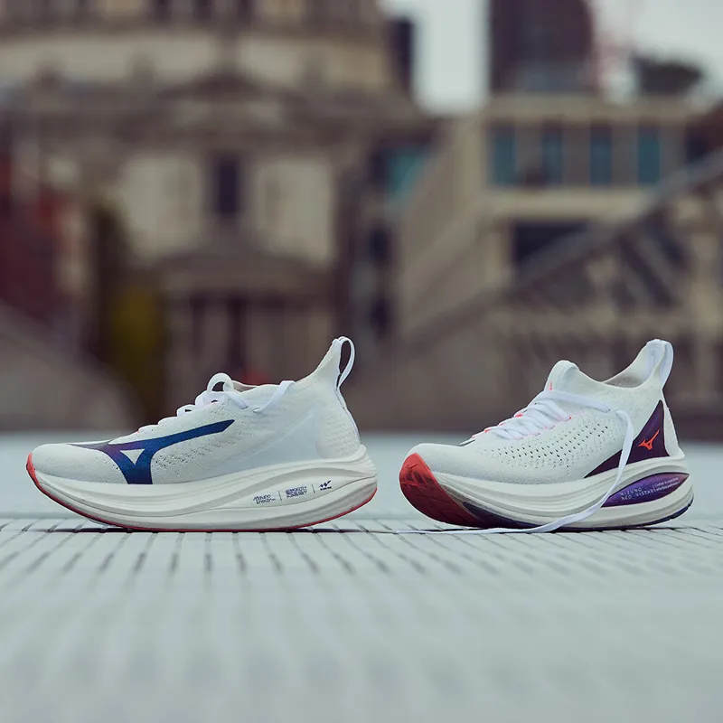 NEO VISTA 2 White Striking Coral Iris Bloo Women's-10