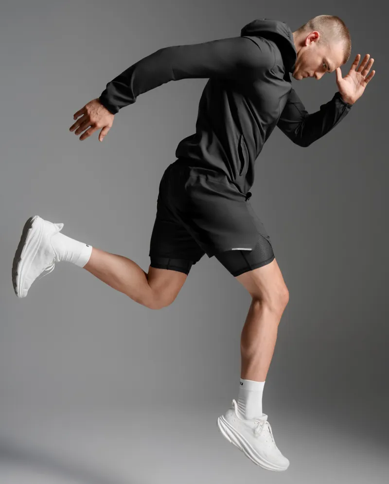 2XU Men's Running Aero Jacket Black Silver Reflective-5