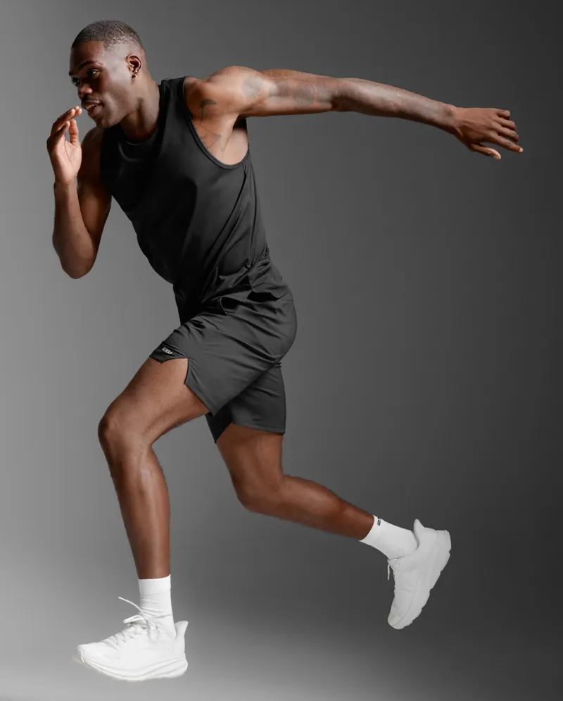 2XU Men's Aero Mesh Running Tank Black Silver Reflective-3