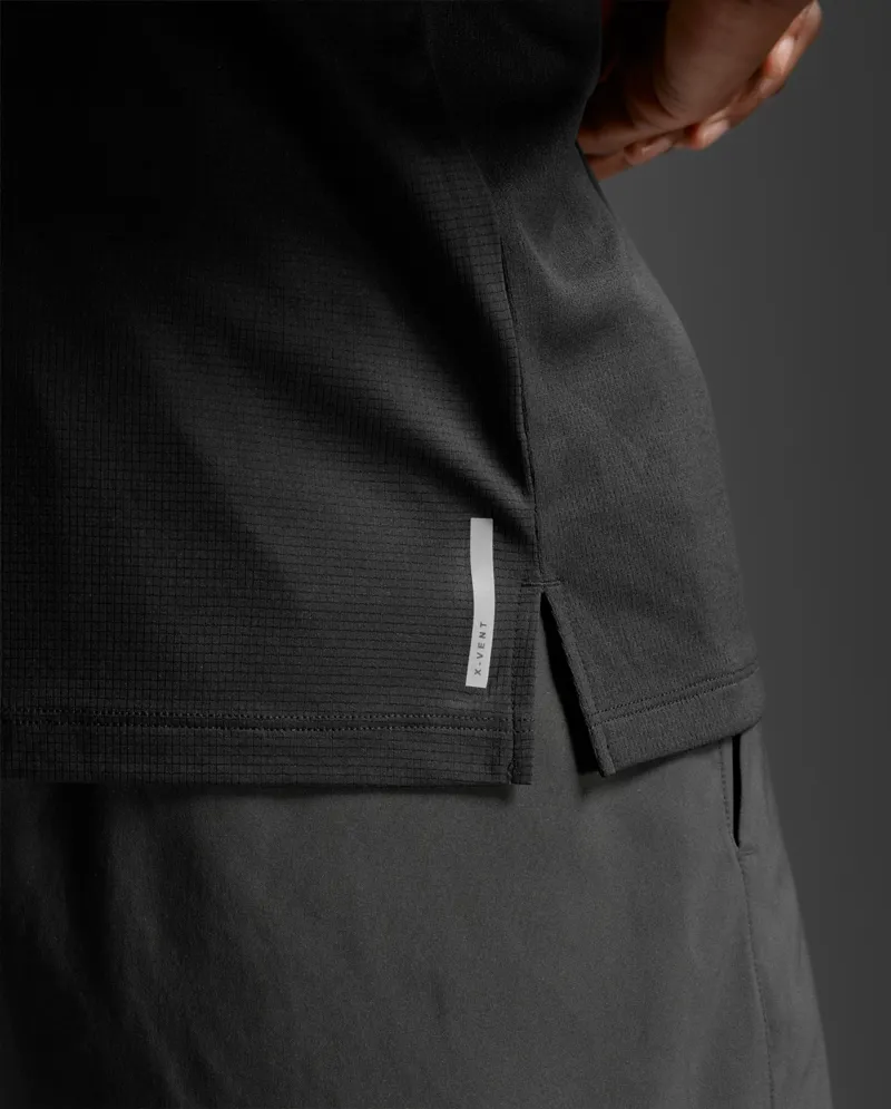 2XU Men's Aero Mesh Running Tank Black Silver Reflective-6