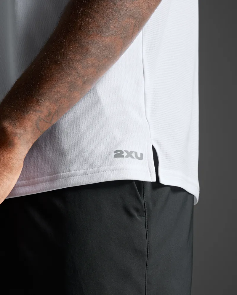2XU Men's Aero Mesh Running Tank White-5
