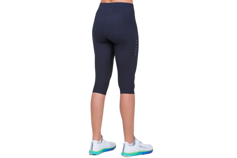 Core Capri All Black-1
