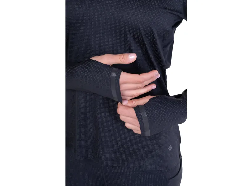 Ronhill Women's Tech Reflect Lux Long Sleeve Running Tee - Black Reflect-4