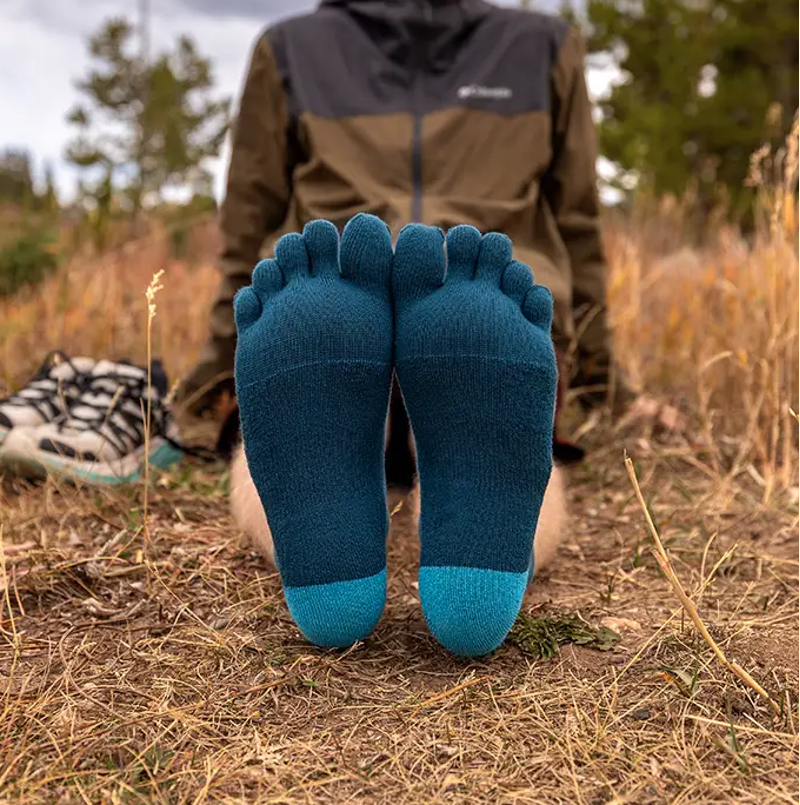 Injinji Trail Midweight Mini Crew Running Socks - Midnight-2