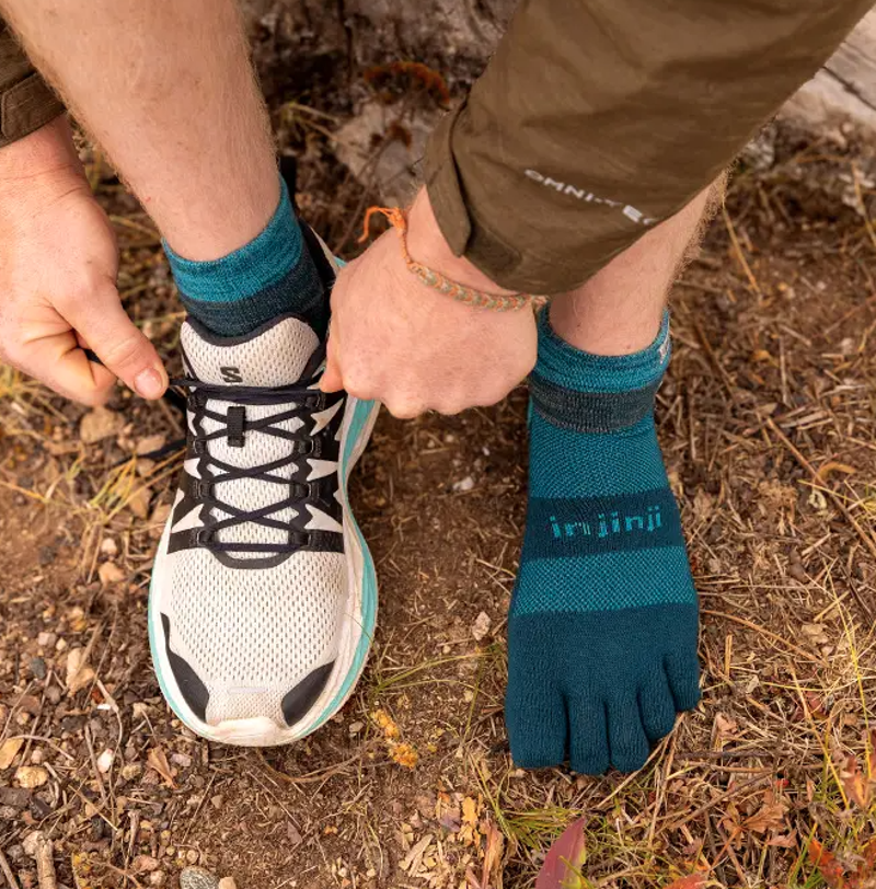 Injinji Trail Midweight Mini Crew Running Socks - Midnight-3