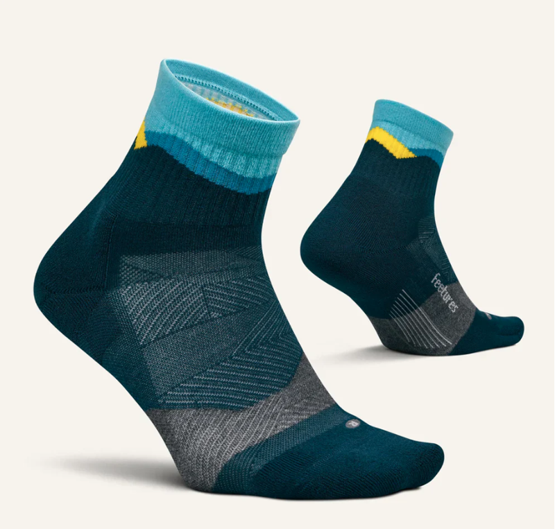 Feetures Trail Max Cushion Quarter Unisex Running Socks - Mountain High Blue