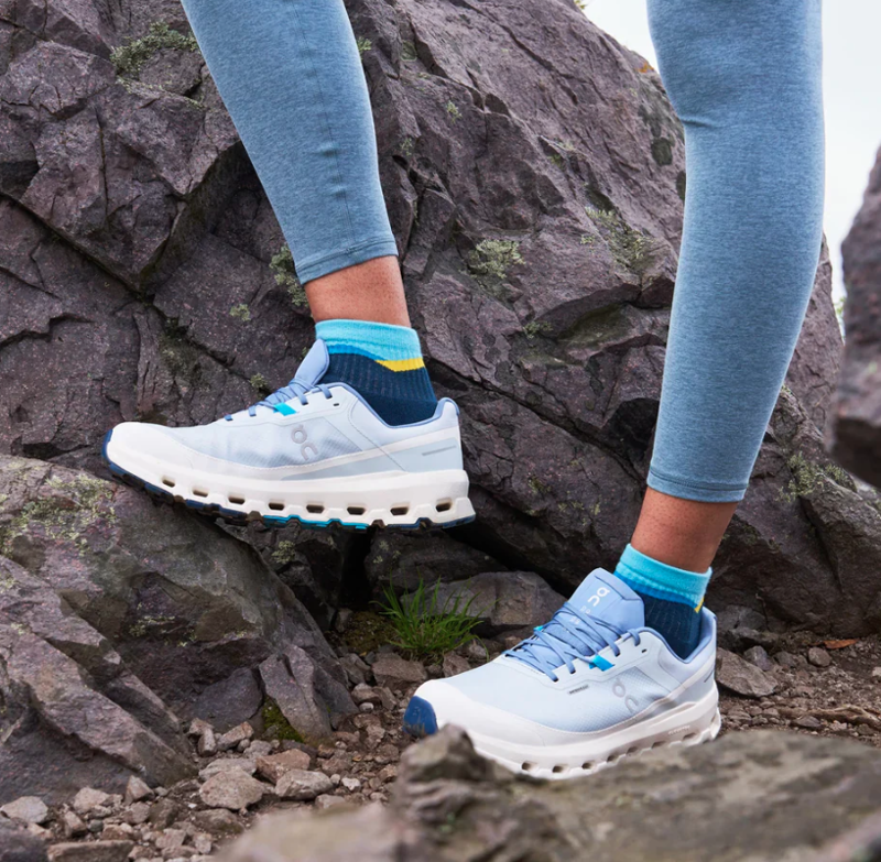 Feetures Trail Max Cushion Quarter Unisex Running Socks - Mountain High Blue-2