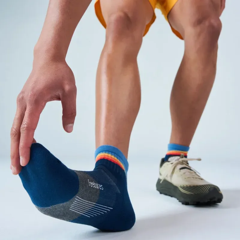 Feetures Trail Max Cushion Quarter Unisex Running Socks - Tectonic Navy-2